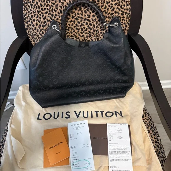 Brand New Louis Vuitton Empreinte Mahina Hobo - NEVER USED! - Picture 2 of 5